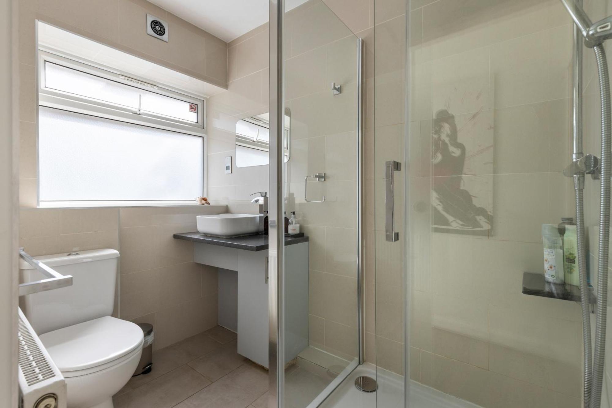 King Studio Apartment With Garden And Parking Ealing Luaran gambar